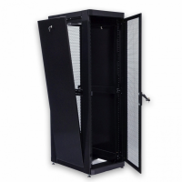 Серверна шафа 19″ 45U MGSE, 610×1055 мм, посилена, перфоровані двері 66%, чорна (UA-MGSE45610MPB)